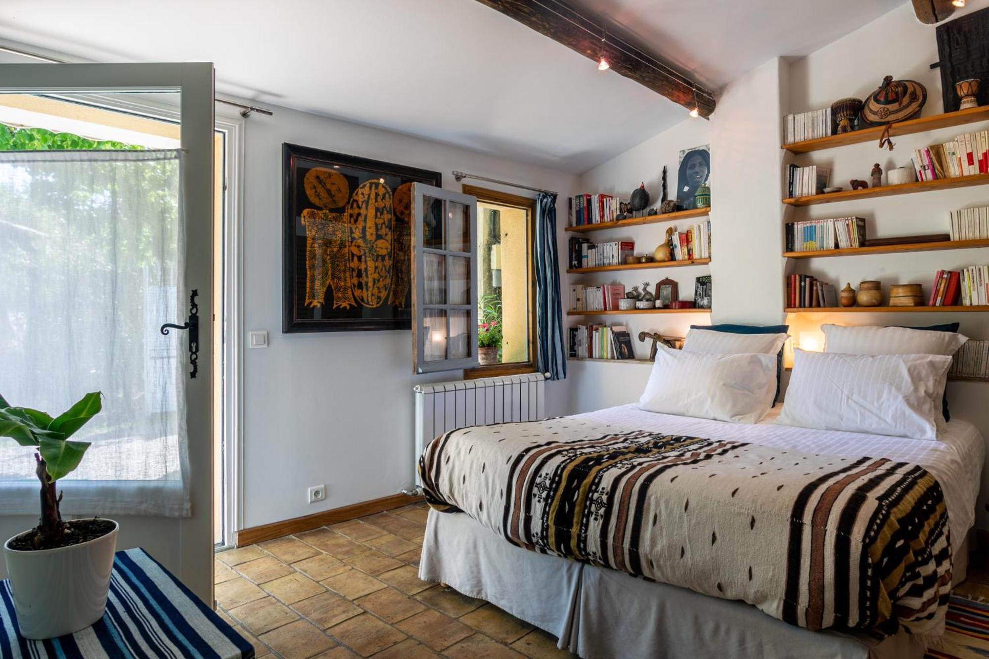 Chambres D'Hotes Domaine Des Machottes Grans Екстериор снимка