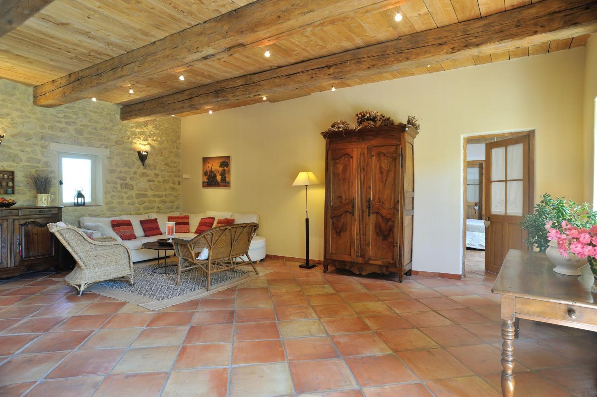 Chambres D'Hotes Domaine Des Machottes Grans Екстериор снимка