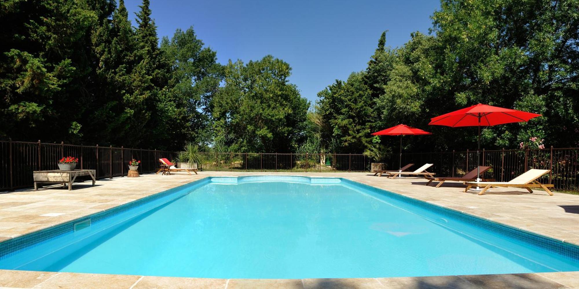 Chambres D'Hotes Domaine Des Machottes Grans Екстериор снимка