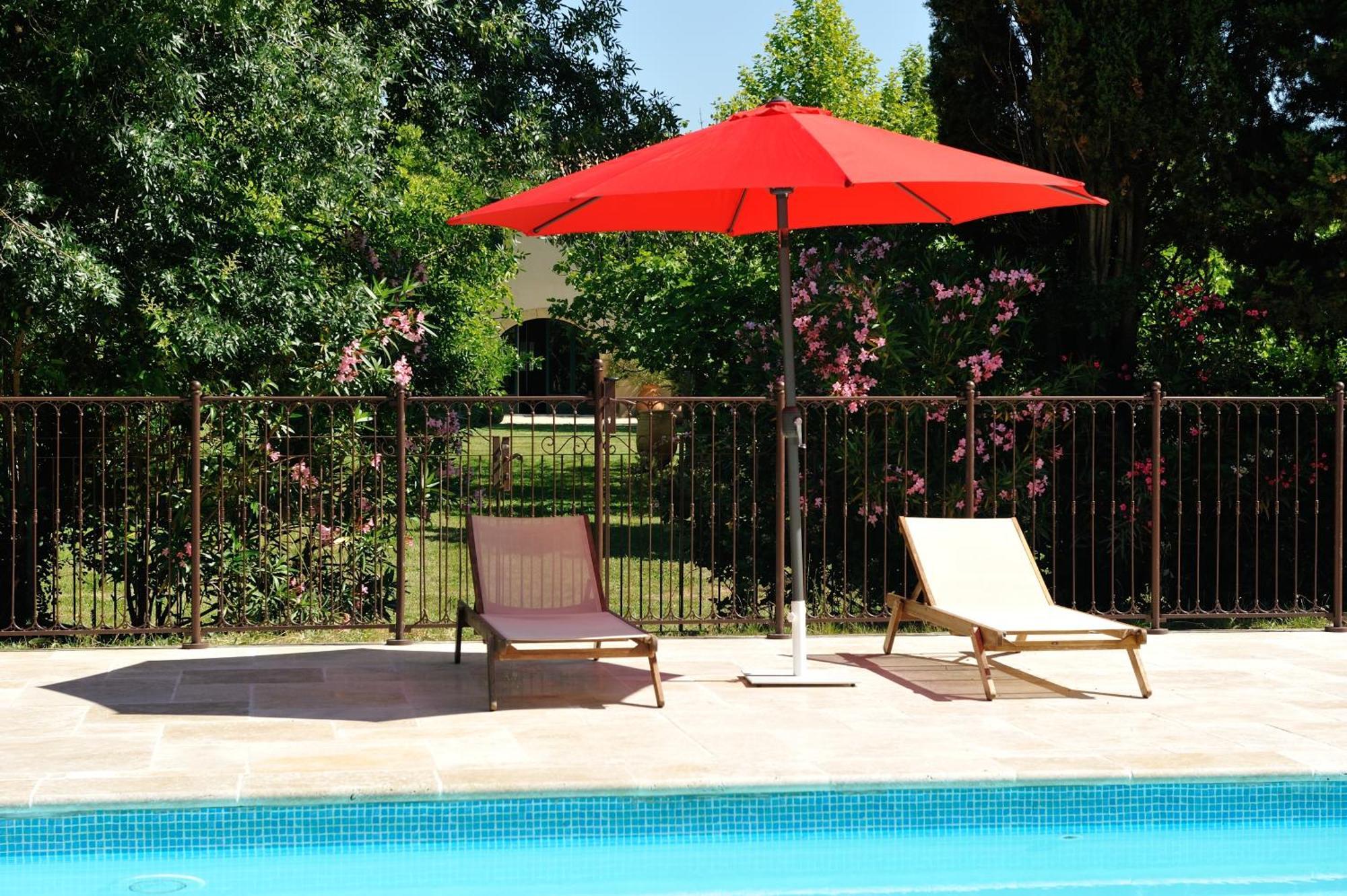 Chambres D'Hotes Domaine Des Machottes Grans Екстериор снимка